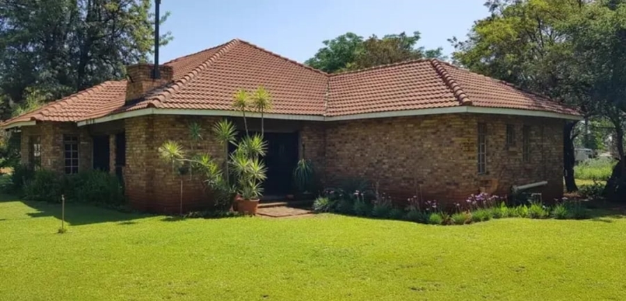 Commercial Property for Sale in Waterglen A H North West